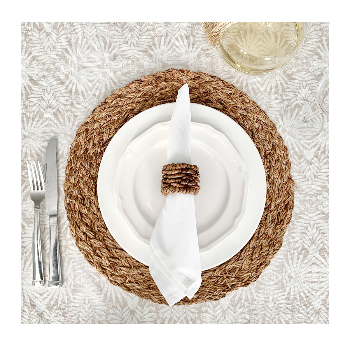 luxury tablecloths and runners for exquisite yet casual entertaining